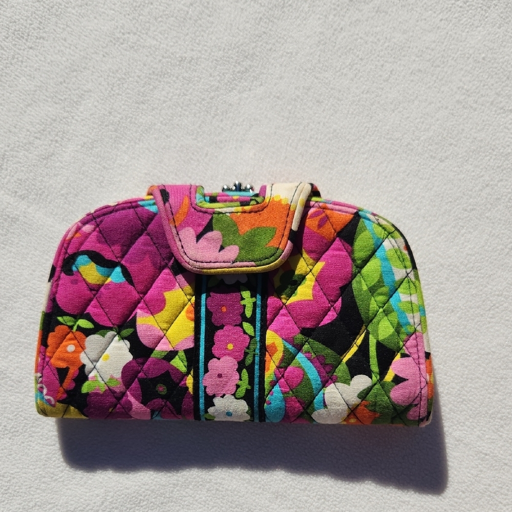 Vera Bradley KISS n SNAP WALLET Clutch in Va Va Bloom
